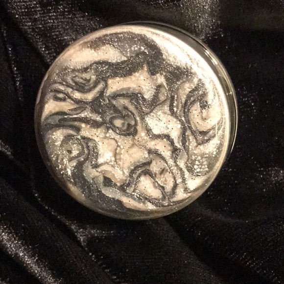 Makeup container - Picture 1 of 3